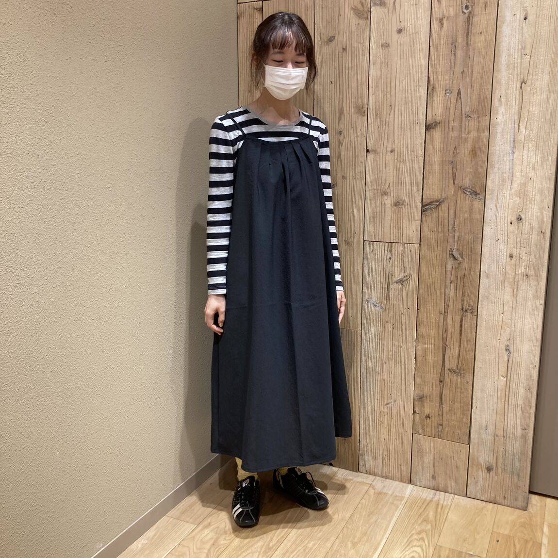 045489_風を通すスタッフスナップ