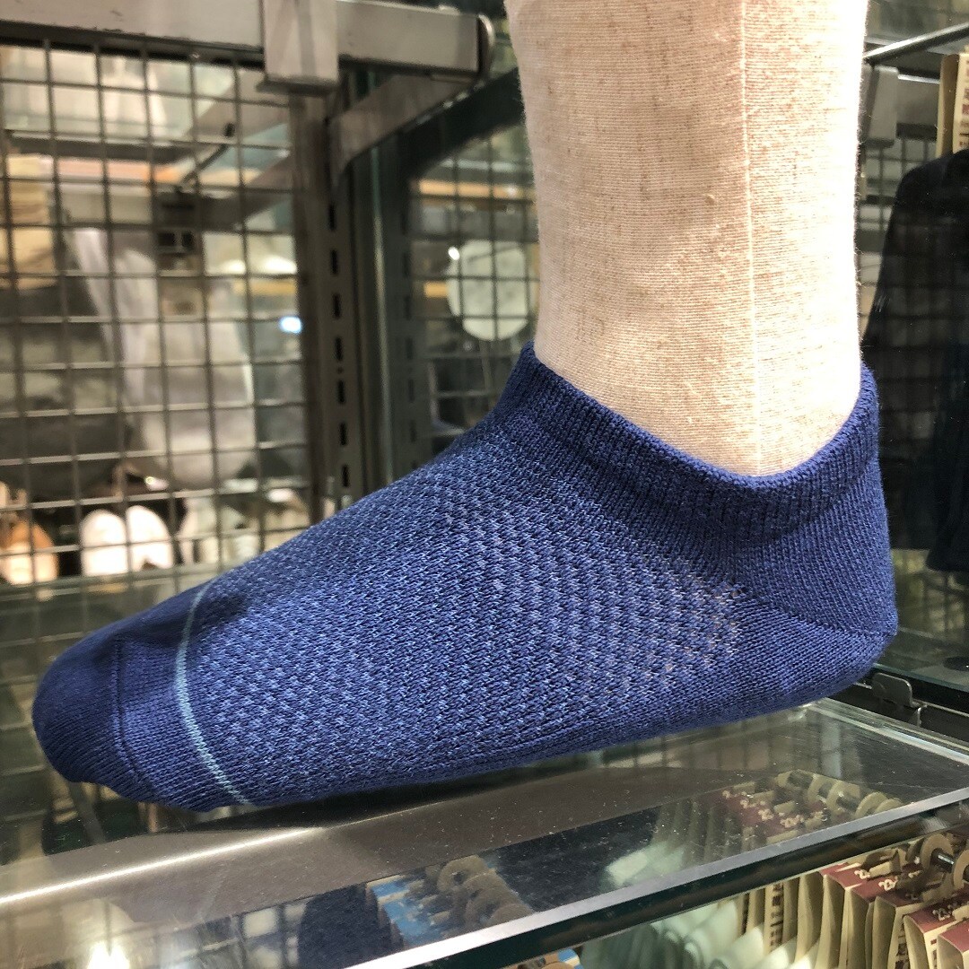 イオンモール熱田】カラーバリエーション豊富な無印良品の靴下