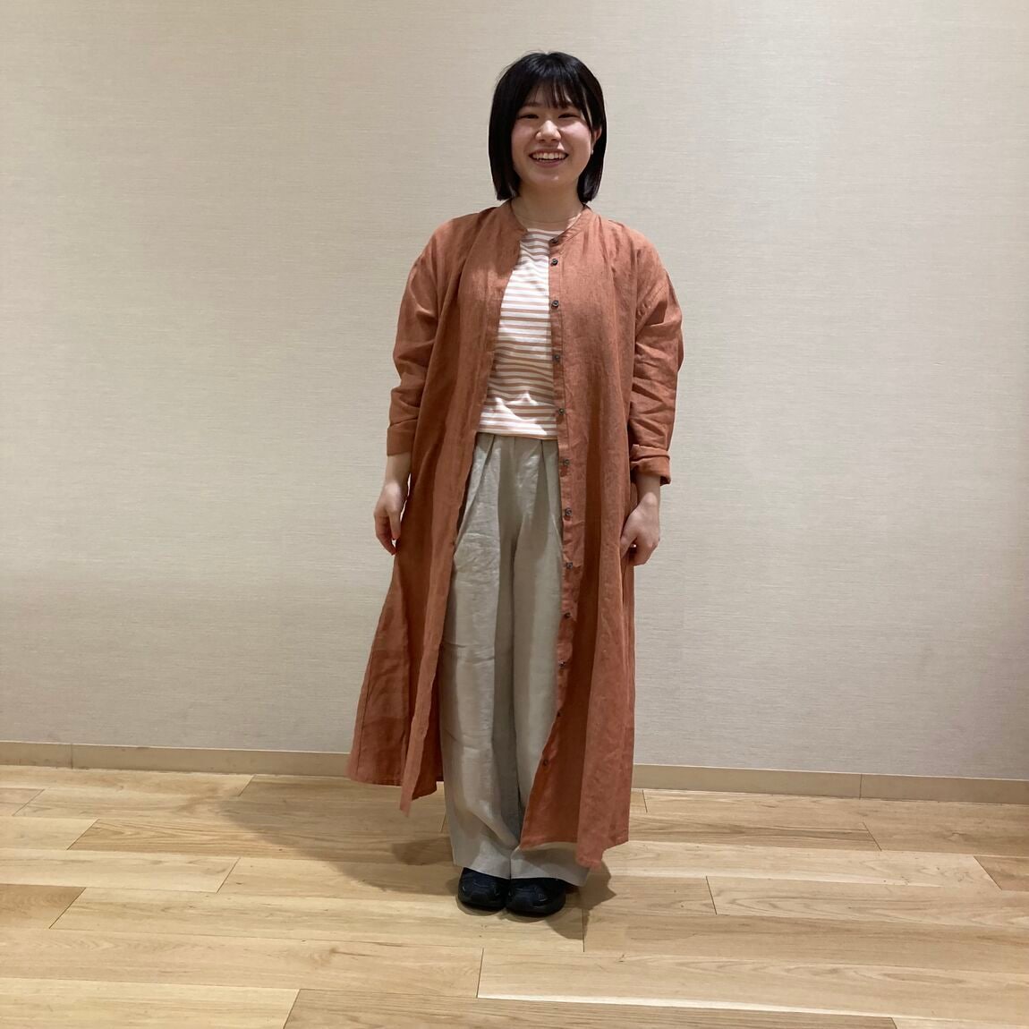 婦人リネン洗いざらし長袖シャツワンピース