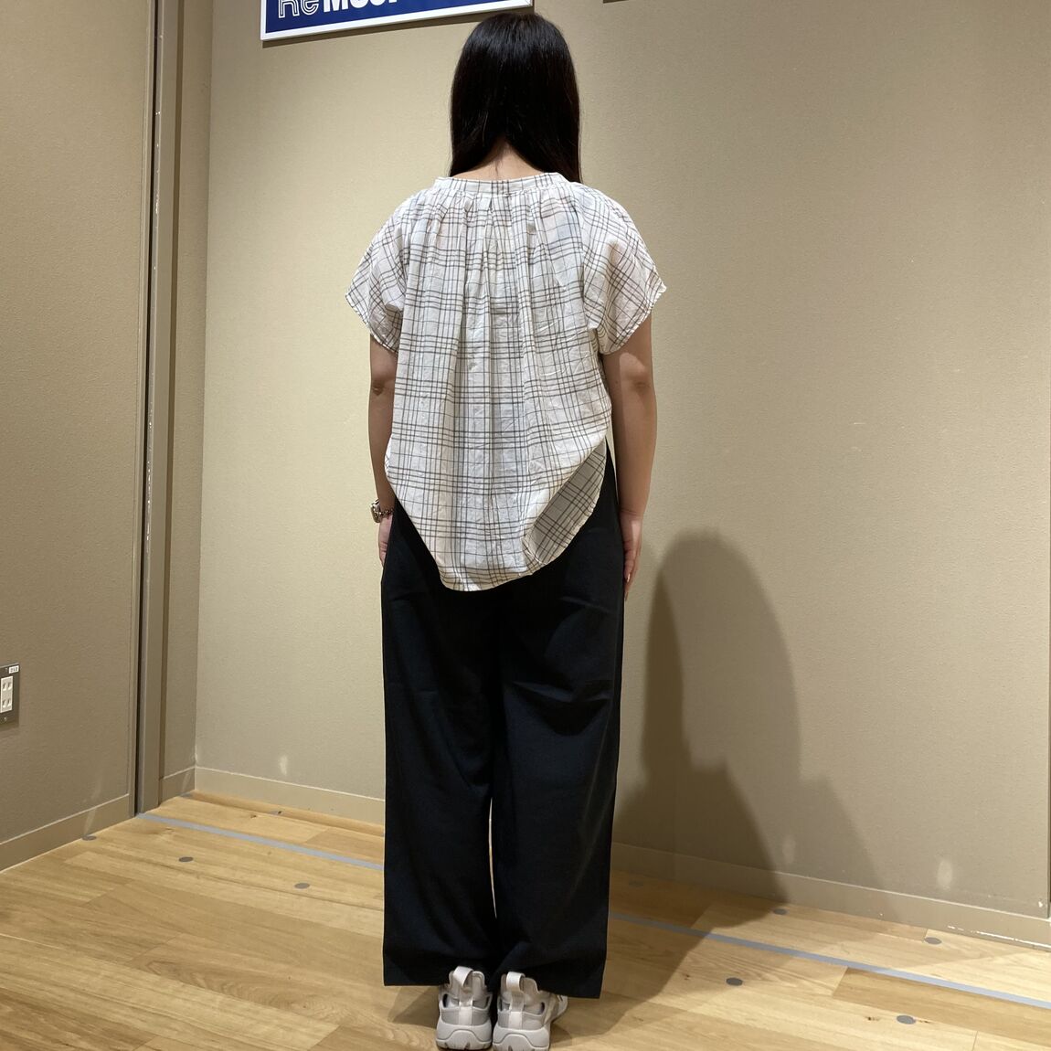 背面