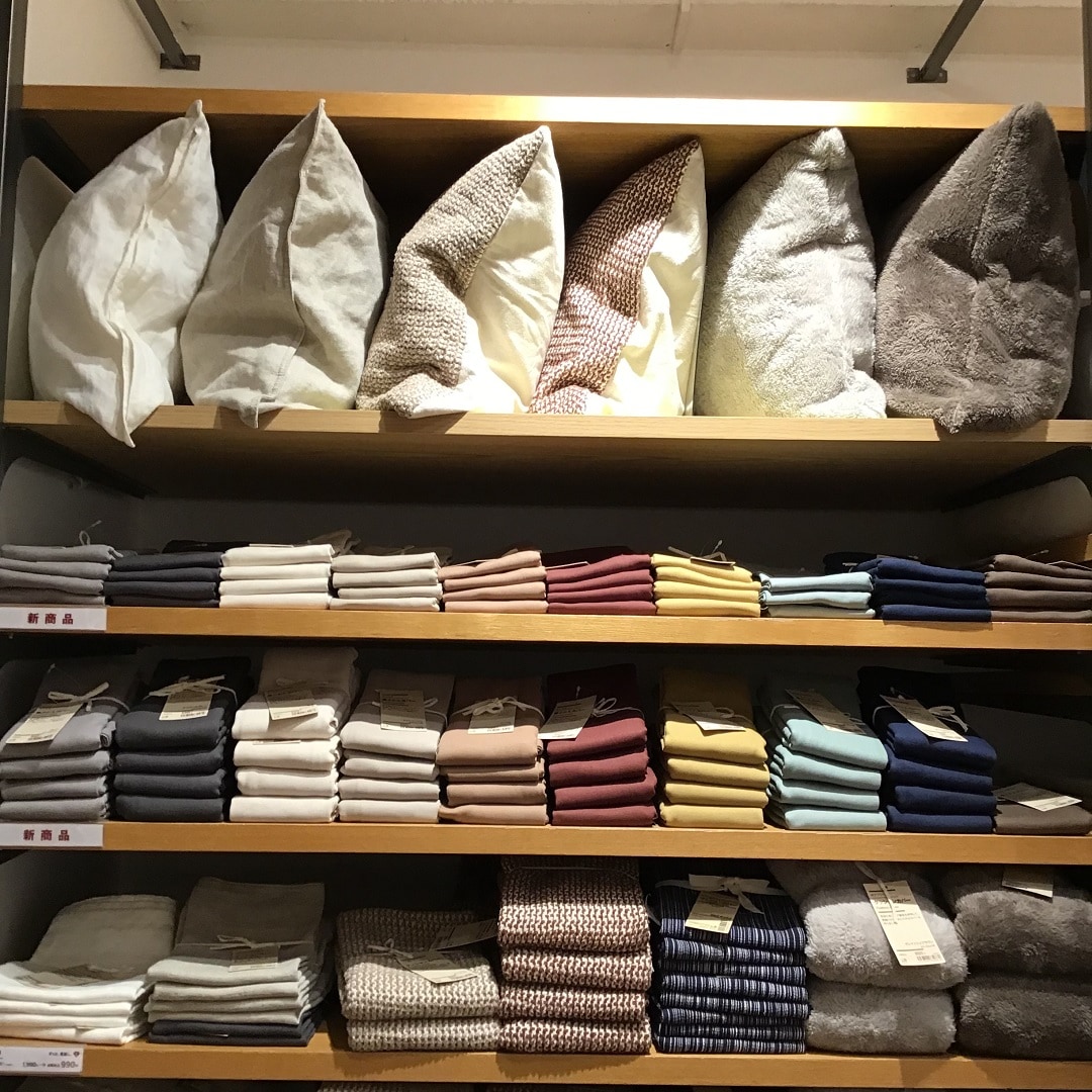 クッション売場