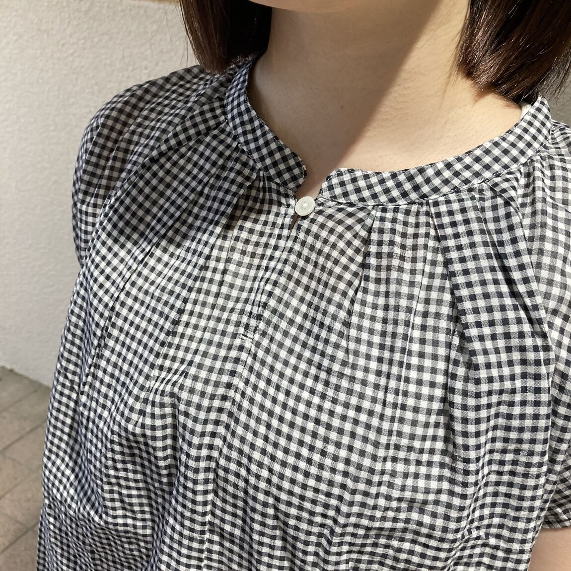 婦人強撚シアーフレンチスリーブブラウス