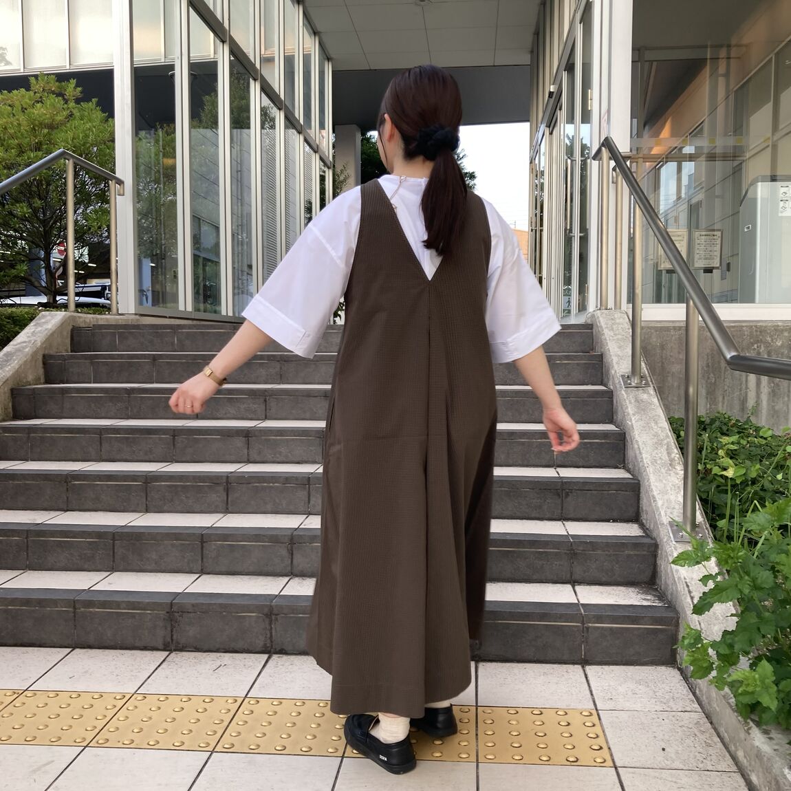後ろ