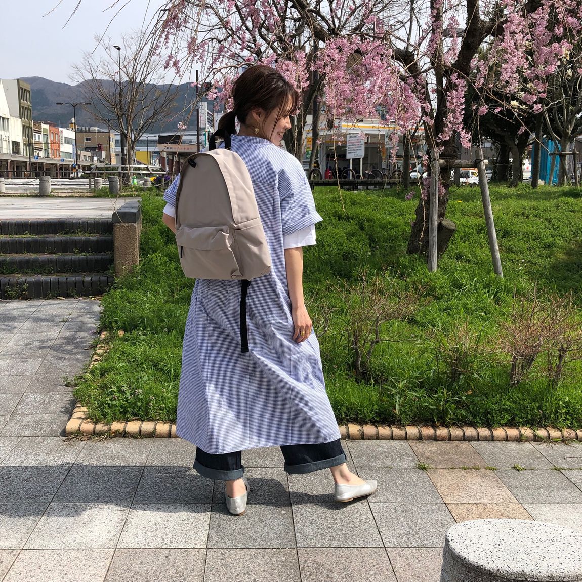後ろ姿