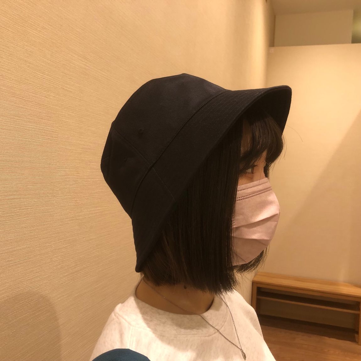 バケットハット横顔