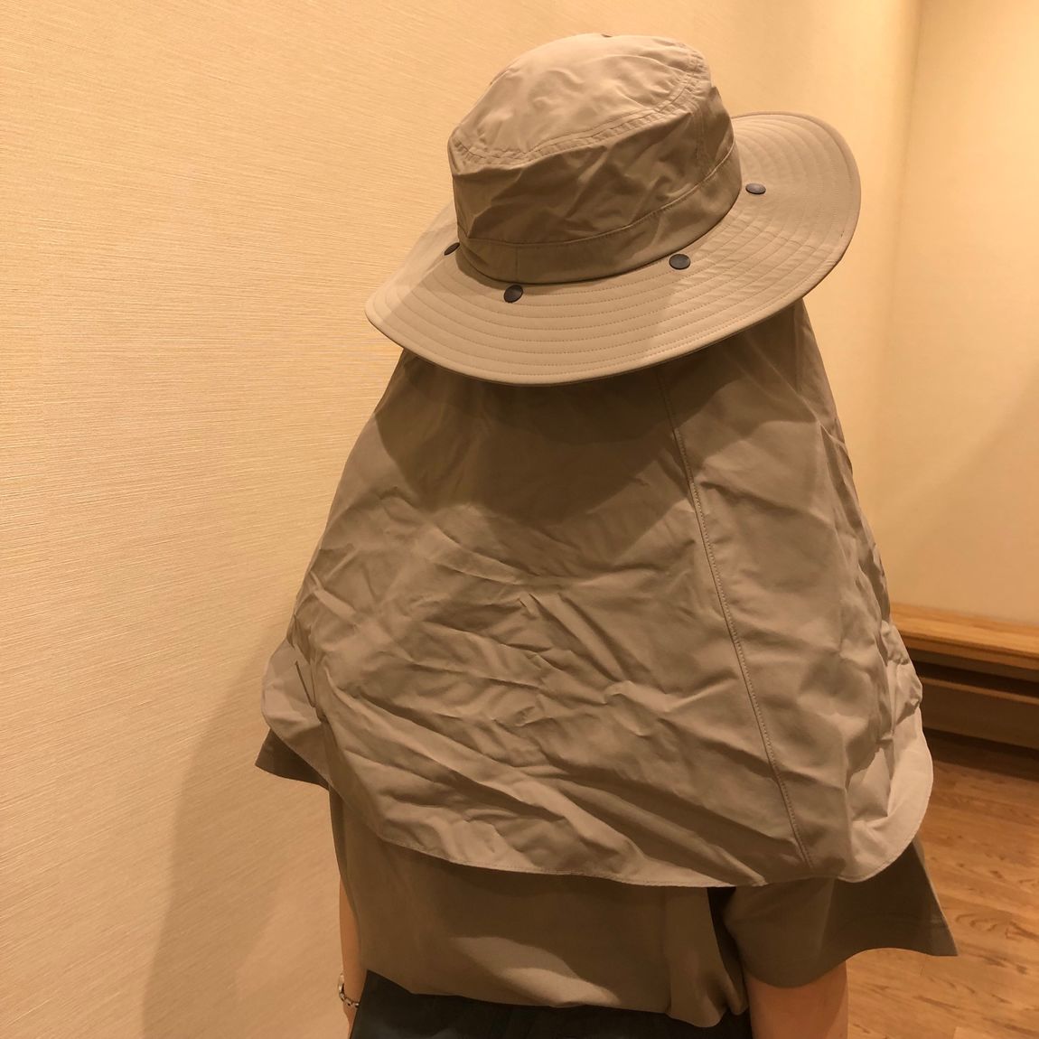 日焼けは後ろも覆ってくれます