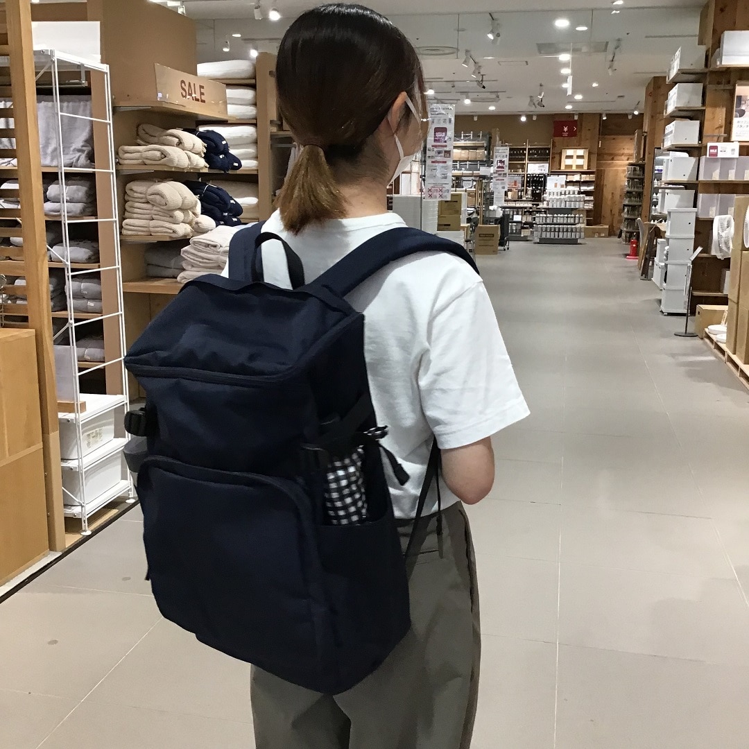 ◆新品未使用◆無印良品 肩の負担を減らす 上から開くリュックサック 撥水 28L