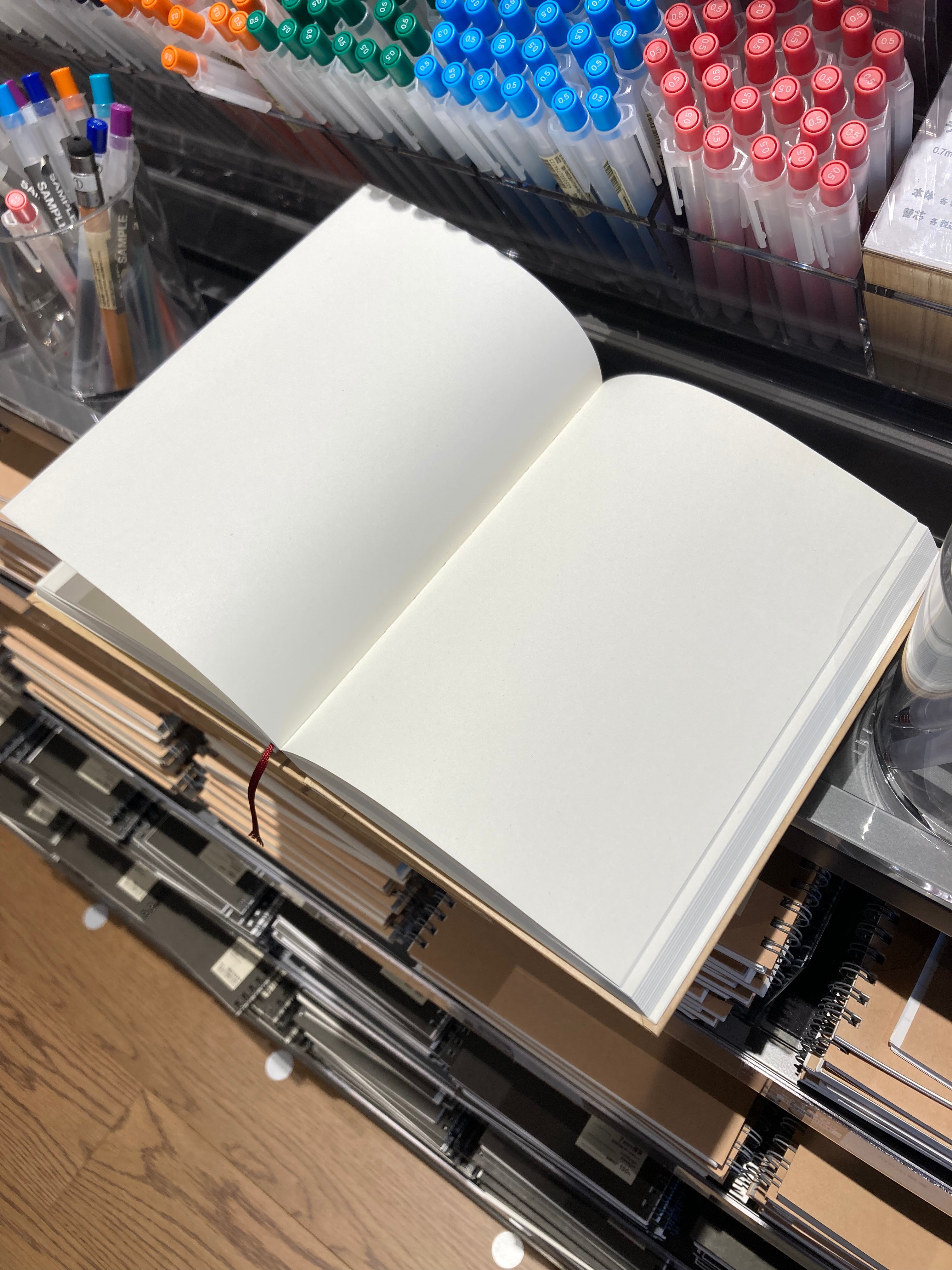 【フレスポ三次プラザ】用途いろいろ！丈夫なノート本_kIjof7