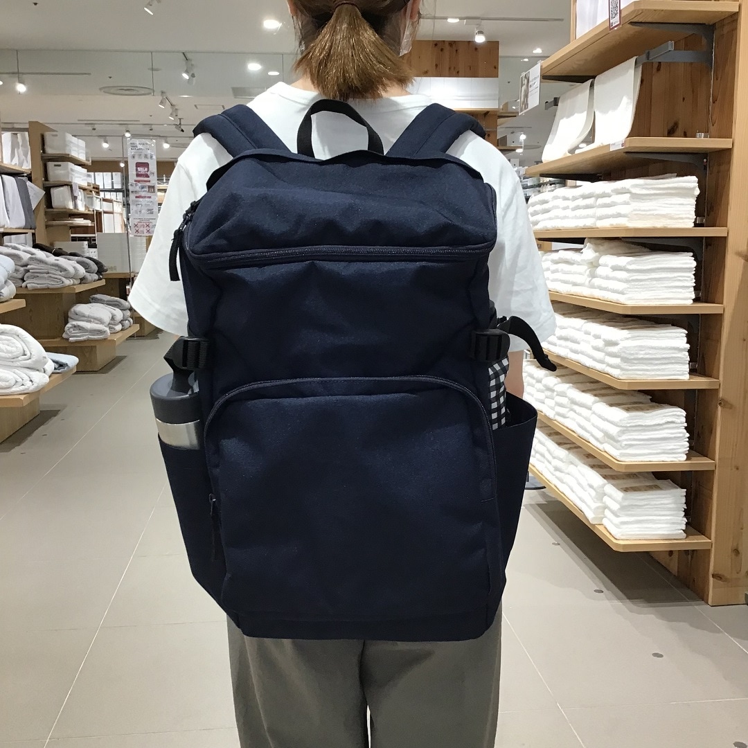 【新品】無印 肩の負担を軽くする 撥水 上から開くリュックサック 28L