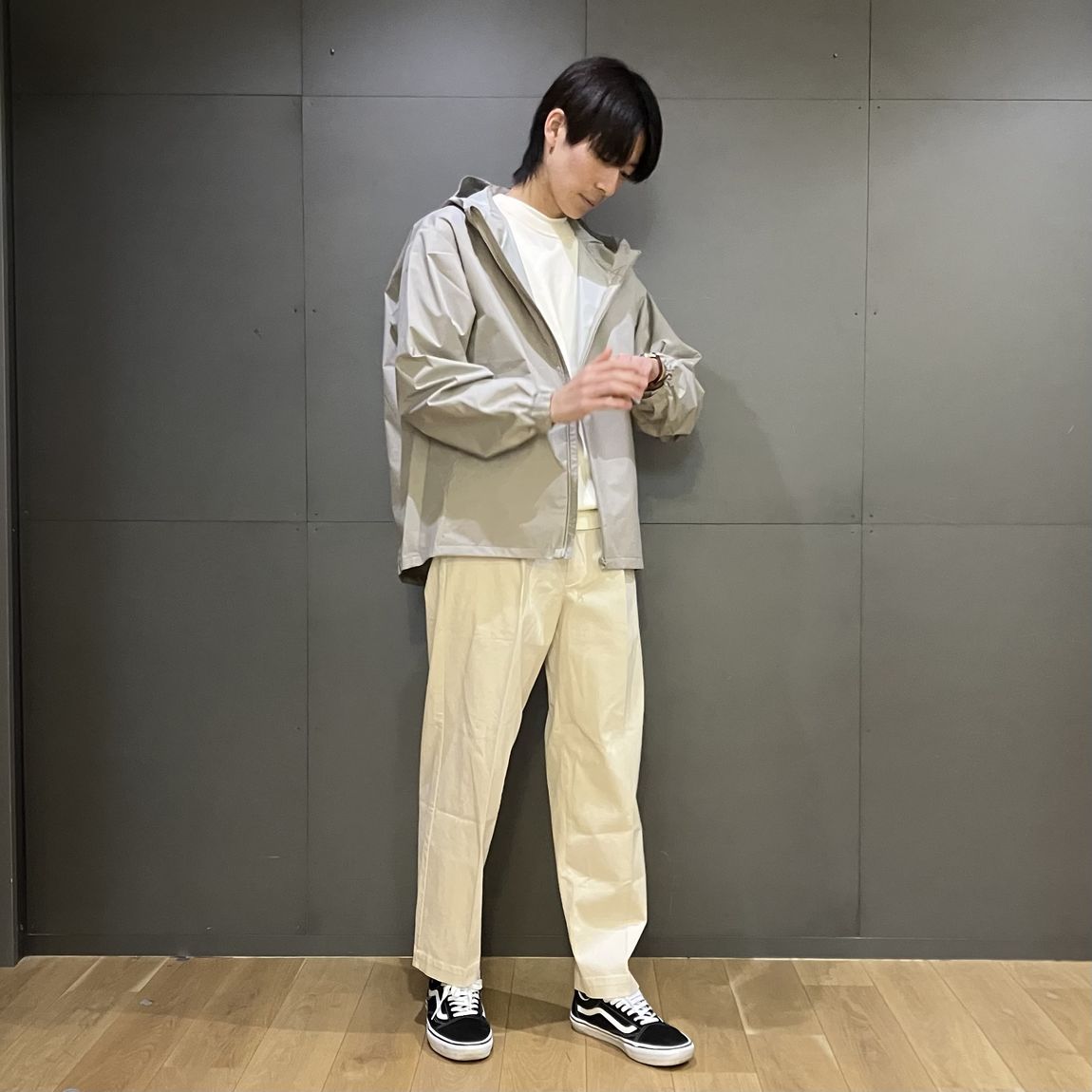 １