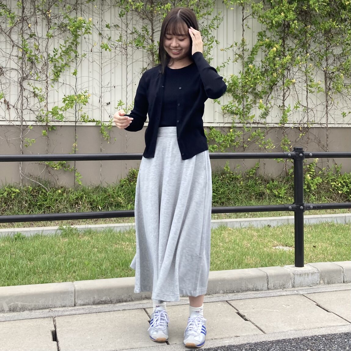 全身　前姿　カーディガン