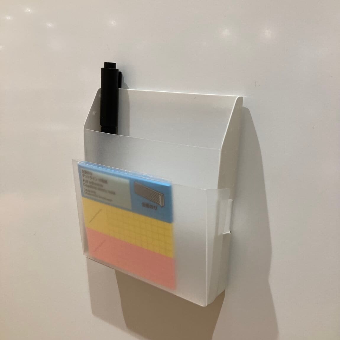 プリント管理に便利！マグネット付きポケットファイル