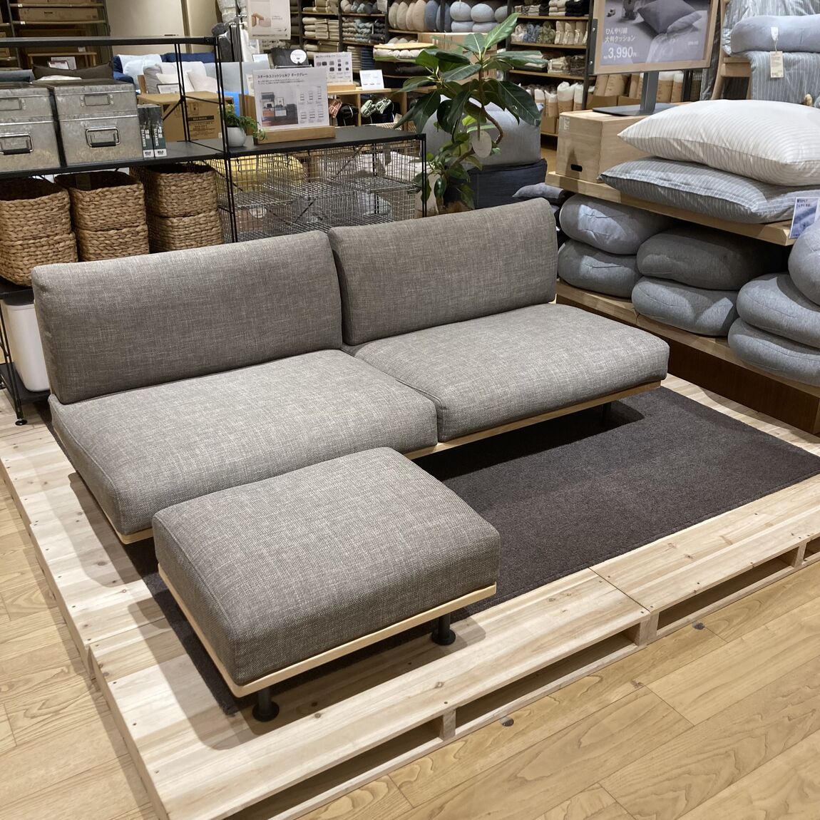 046739-0615-01-02.jpg