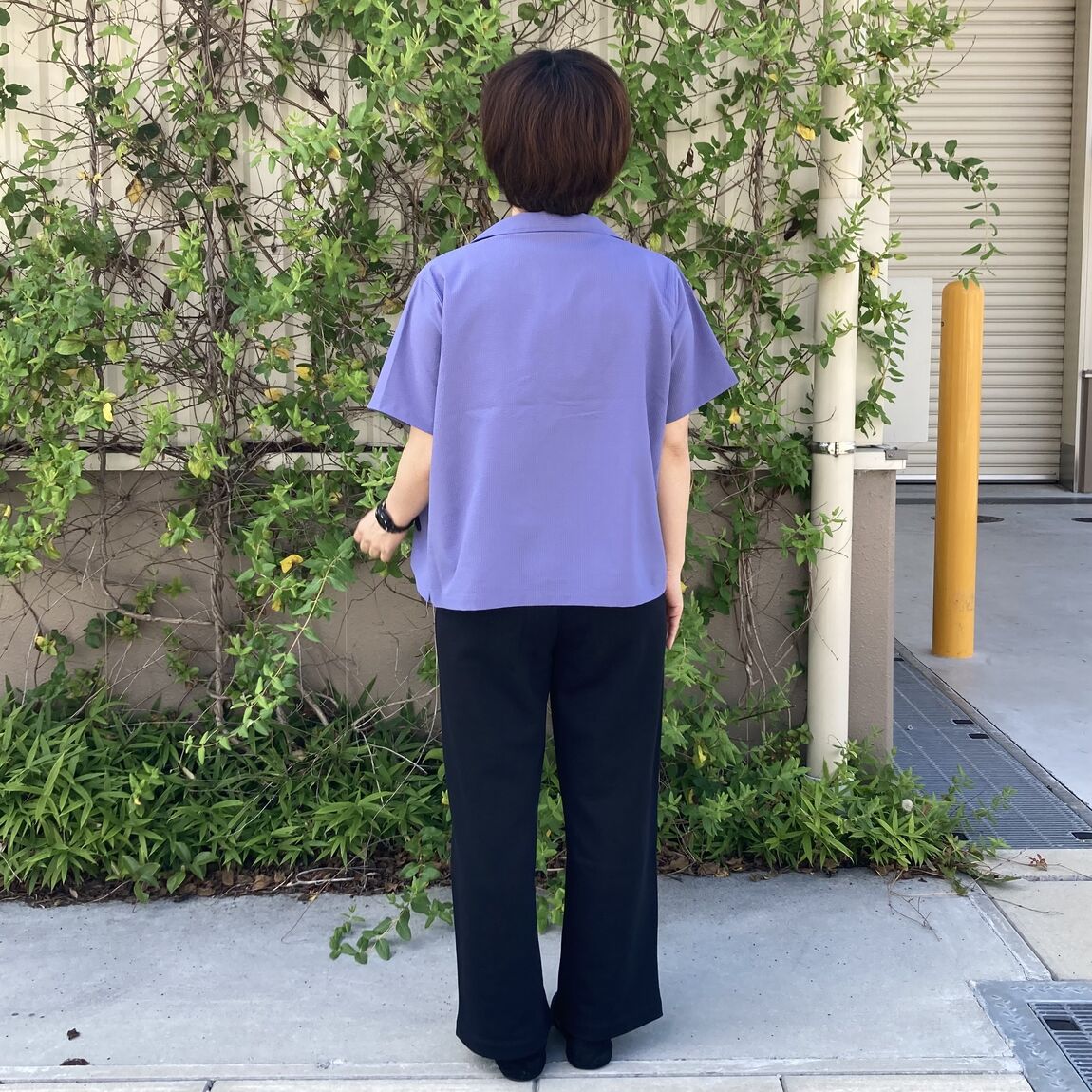 全身　後ろ姿