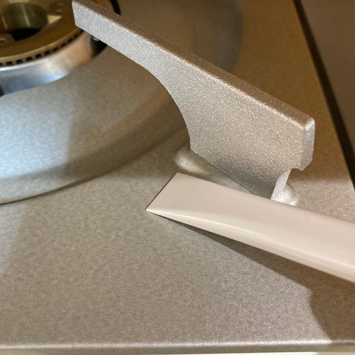 045854_20251215_01_04