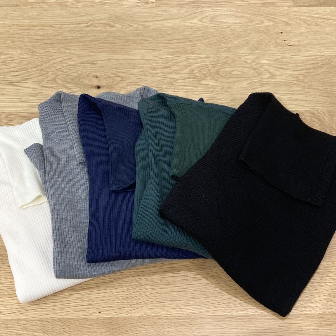 起毛フライス編みタートルネック長袖Ｔシャツ