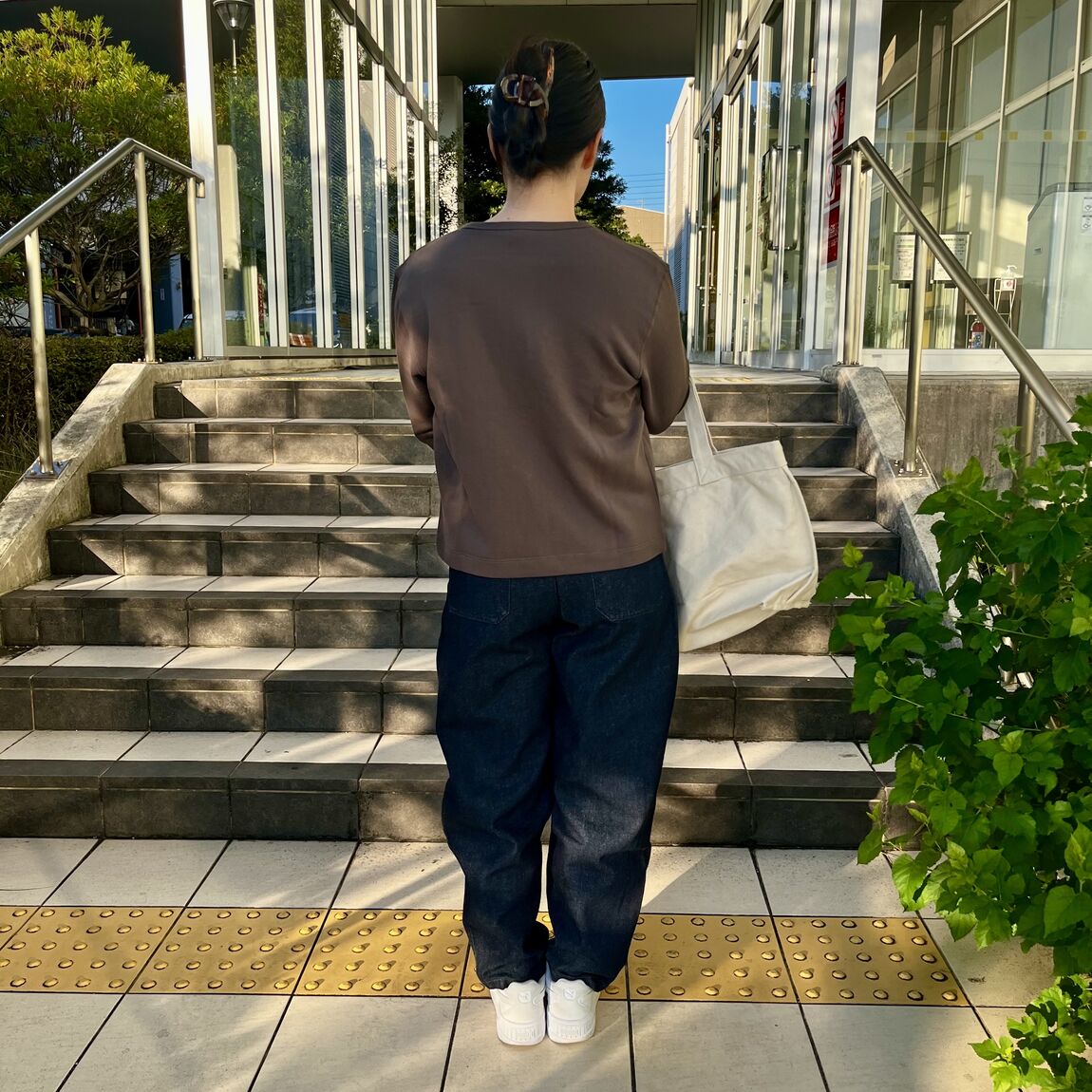 後ろ