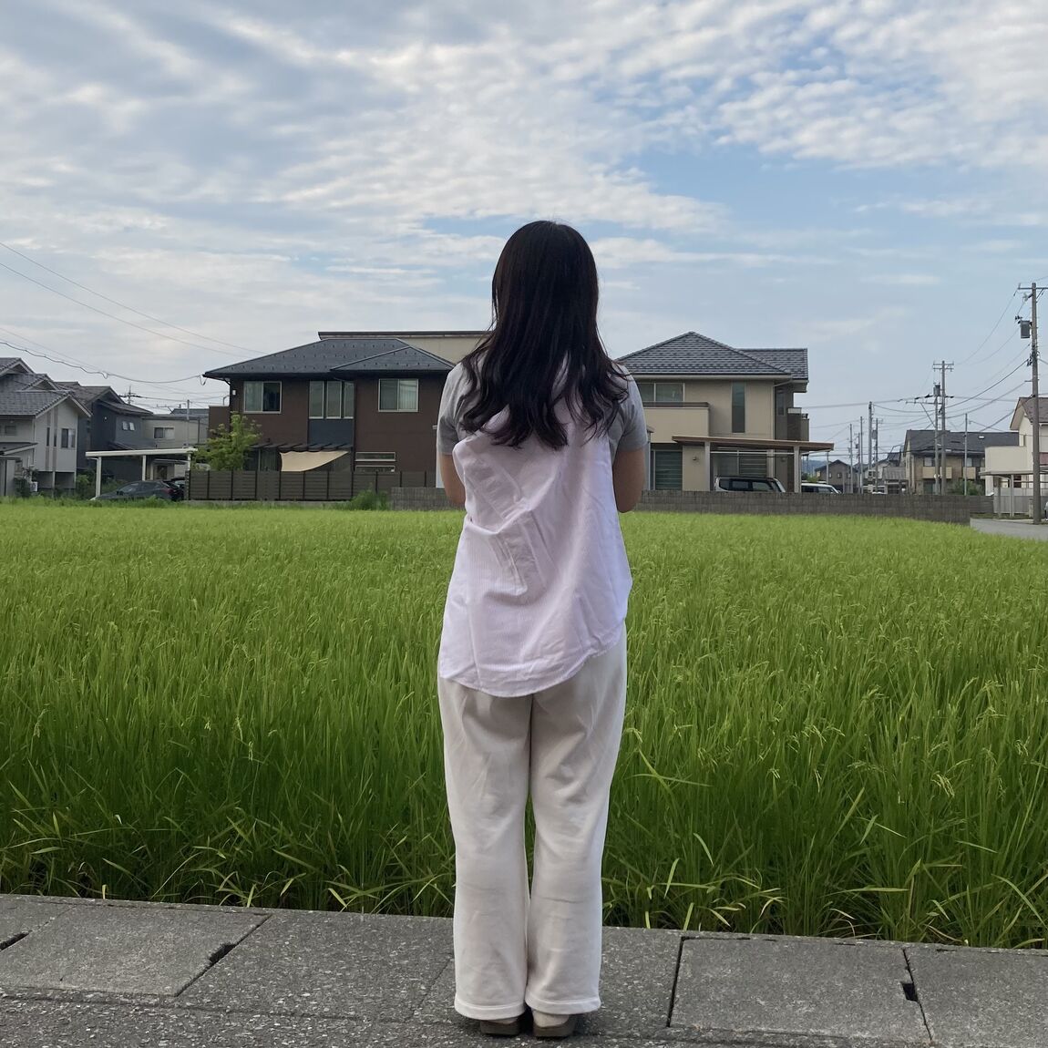 後ろ