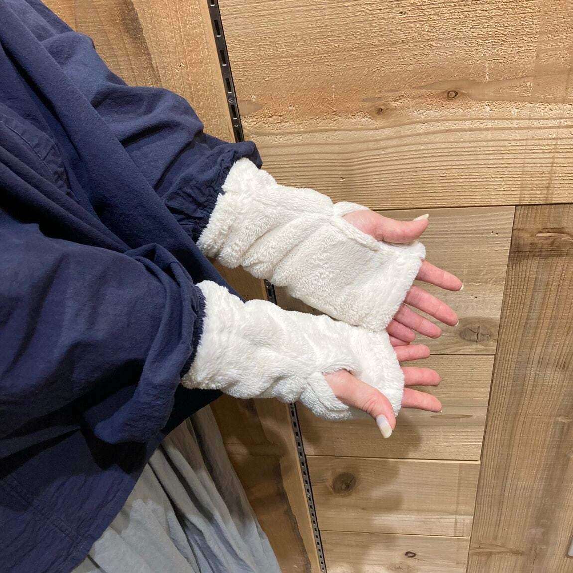 【プライムツリー赤池】あったか小物のご紹介_b2LSky