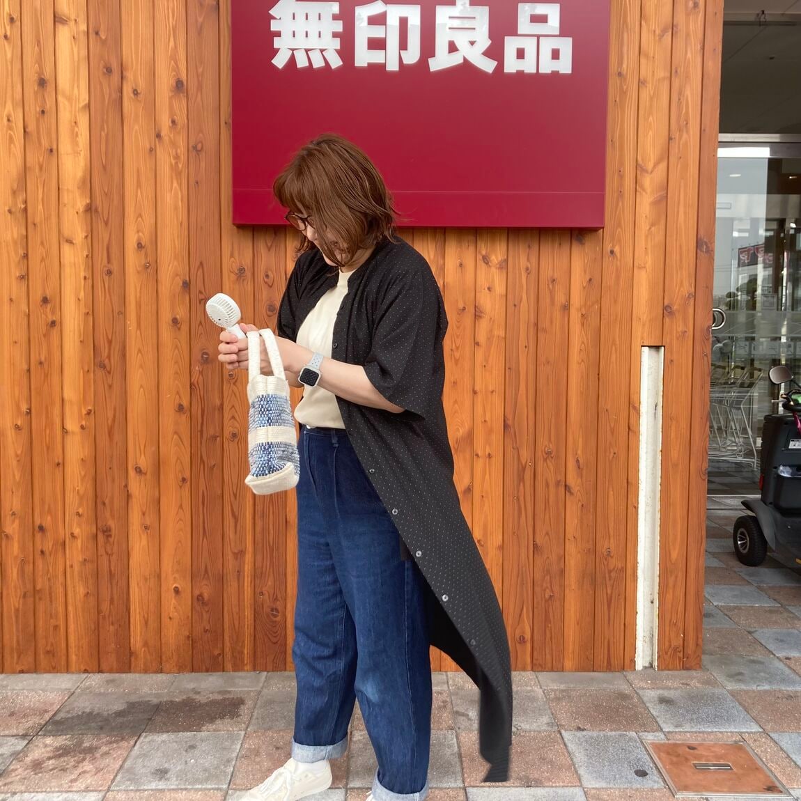 リヨセルワンピース前を開いて着たスタッフ