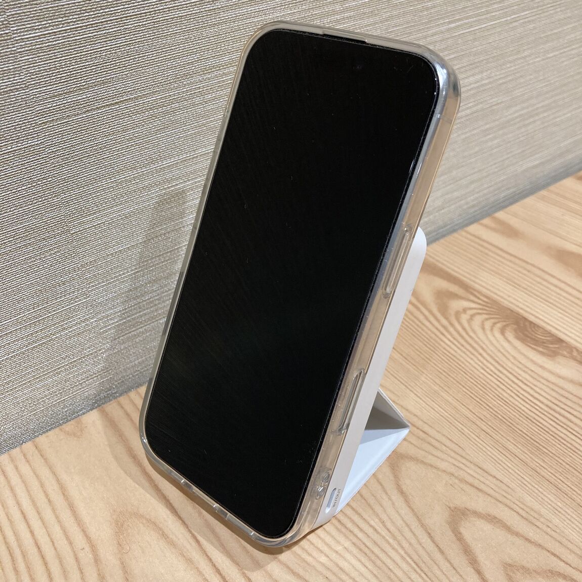 【イオンモール長久手】スマホスタンドにもなるモバイルバッテリー | 新商品_5nigD5