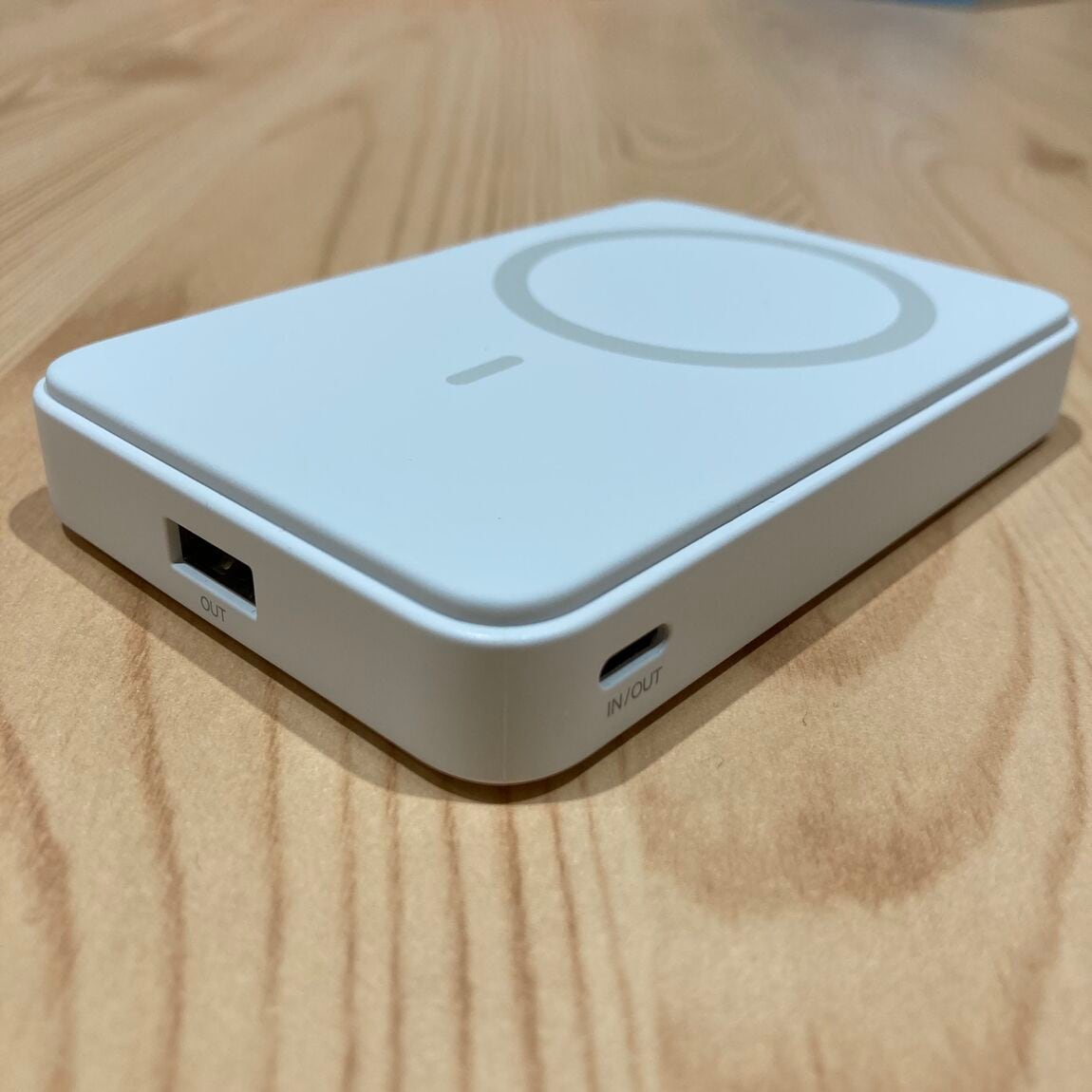 【イオンモール長久手】スマホスタンドにもなるモバイルバッテリー | 新商品_9tnywp