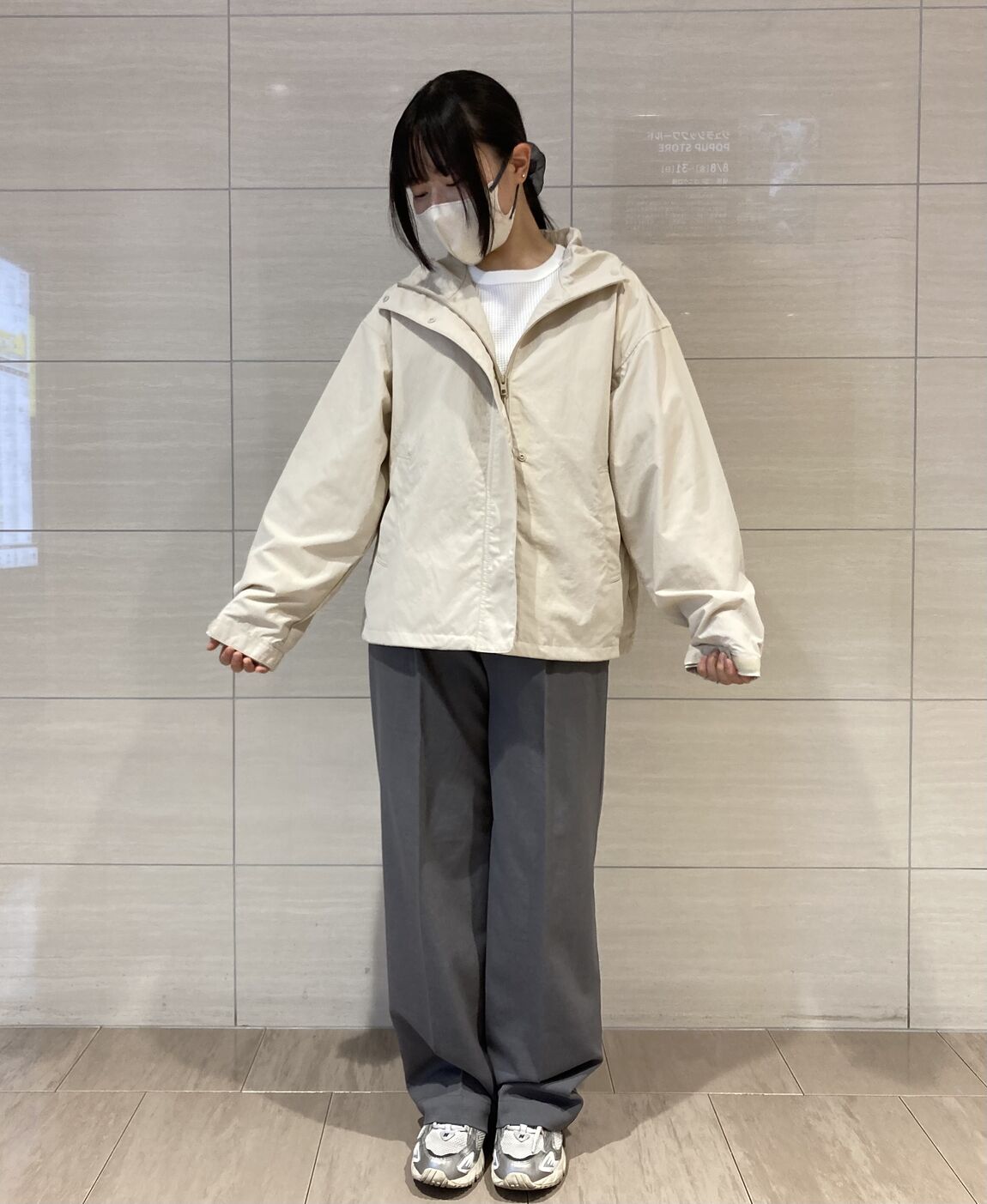 アイボリー