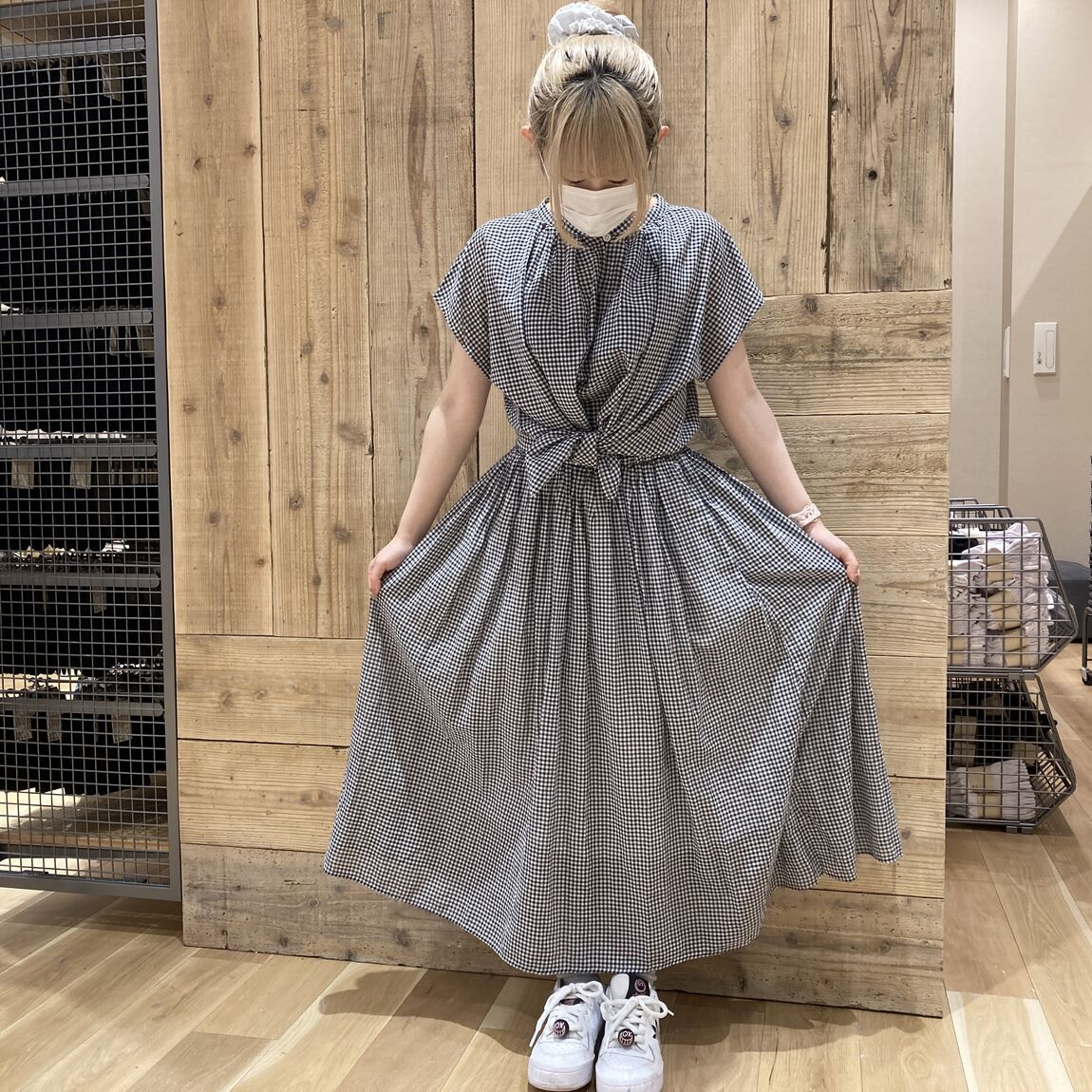 婦人スタッフスナップ　全身