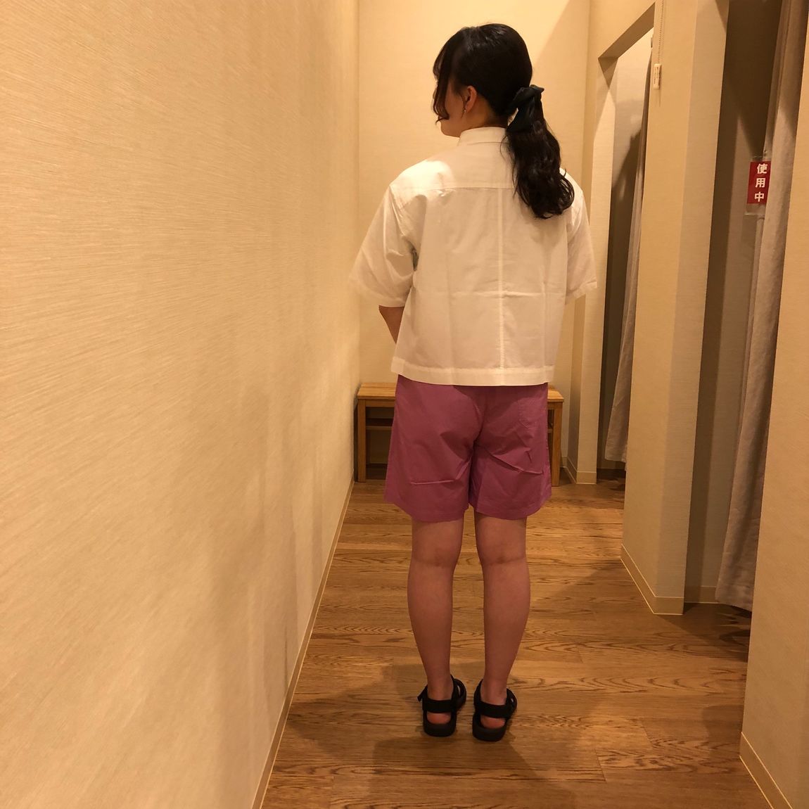 後ろ姿