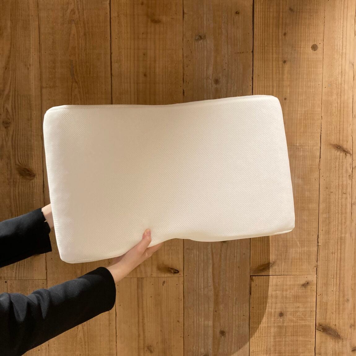 寝返りを受け止めるまくら