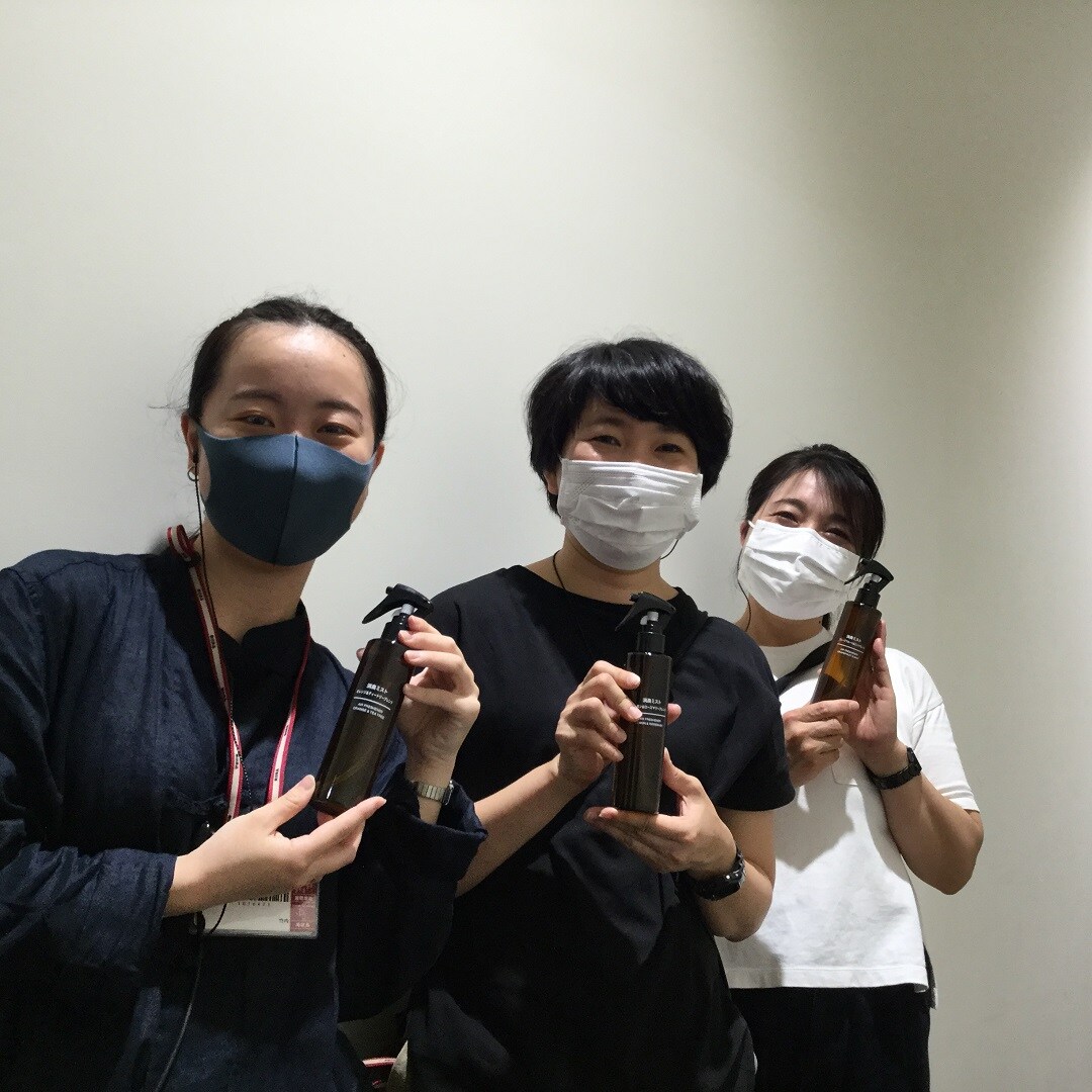 人３人