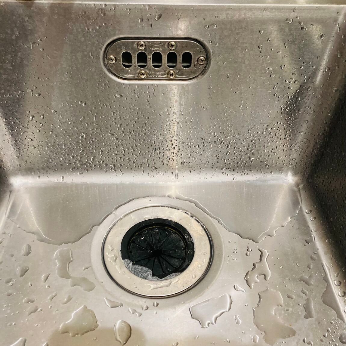 汚れたシンク