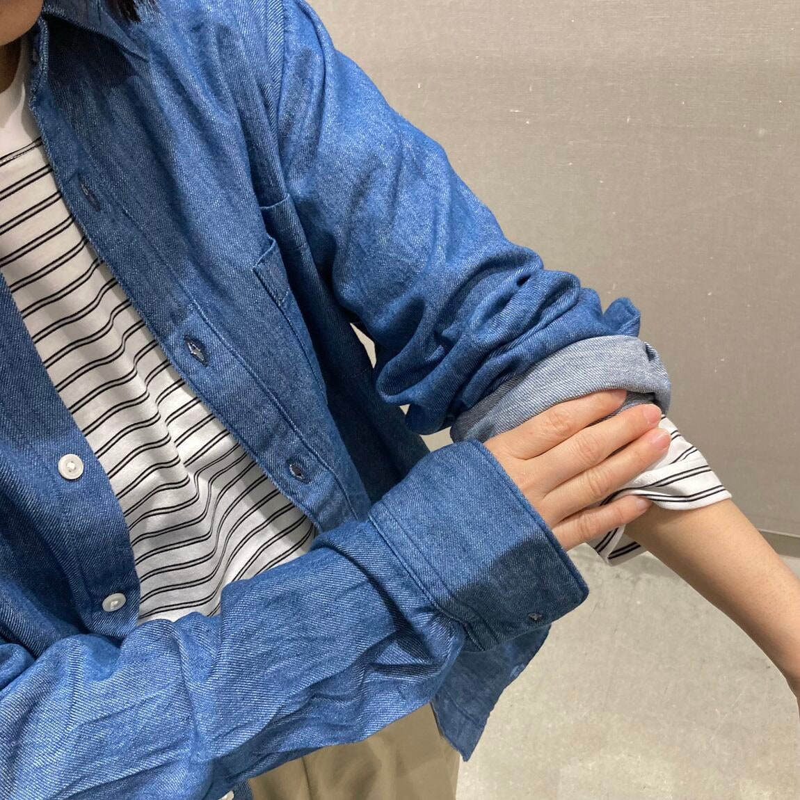 デニムシャツ