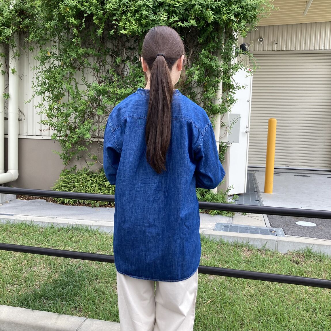 【ルビットパーク南草津】1枚でも羽織りでも『長袖ロングシャツ』_01LEBq