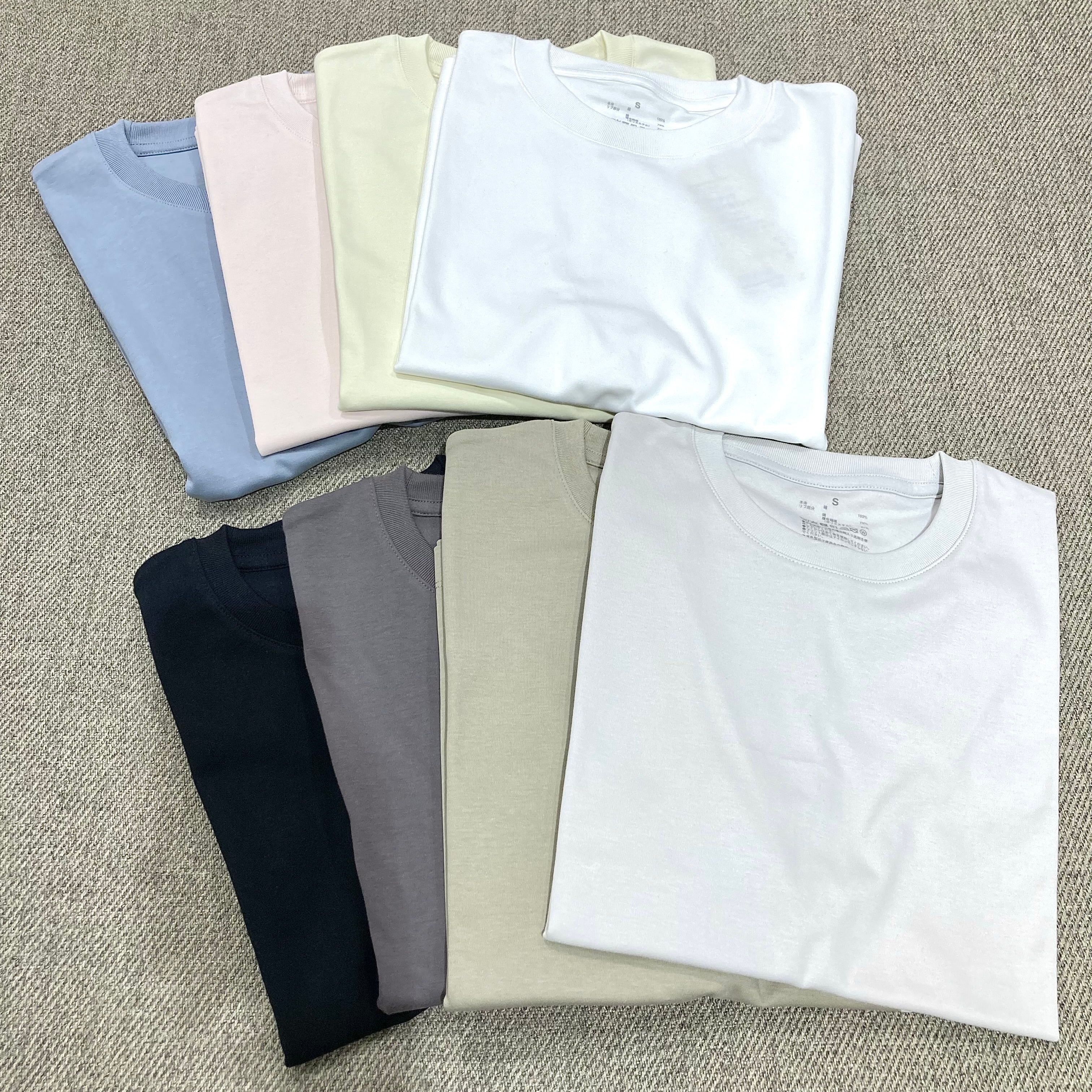 Tシャツがならんでる写真