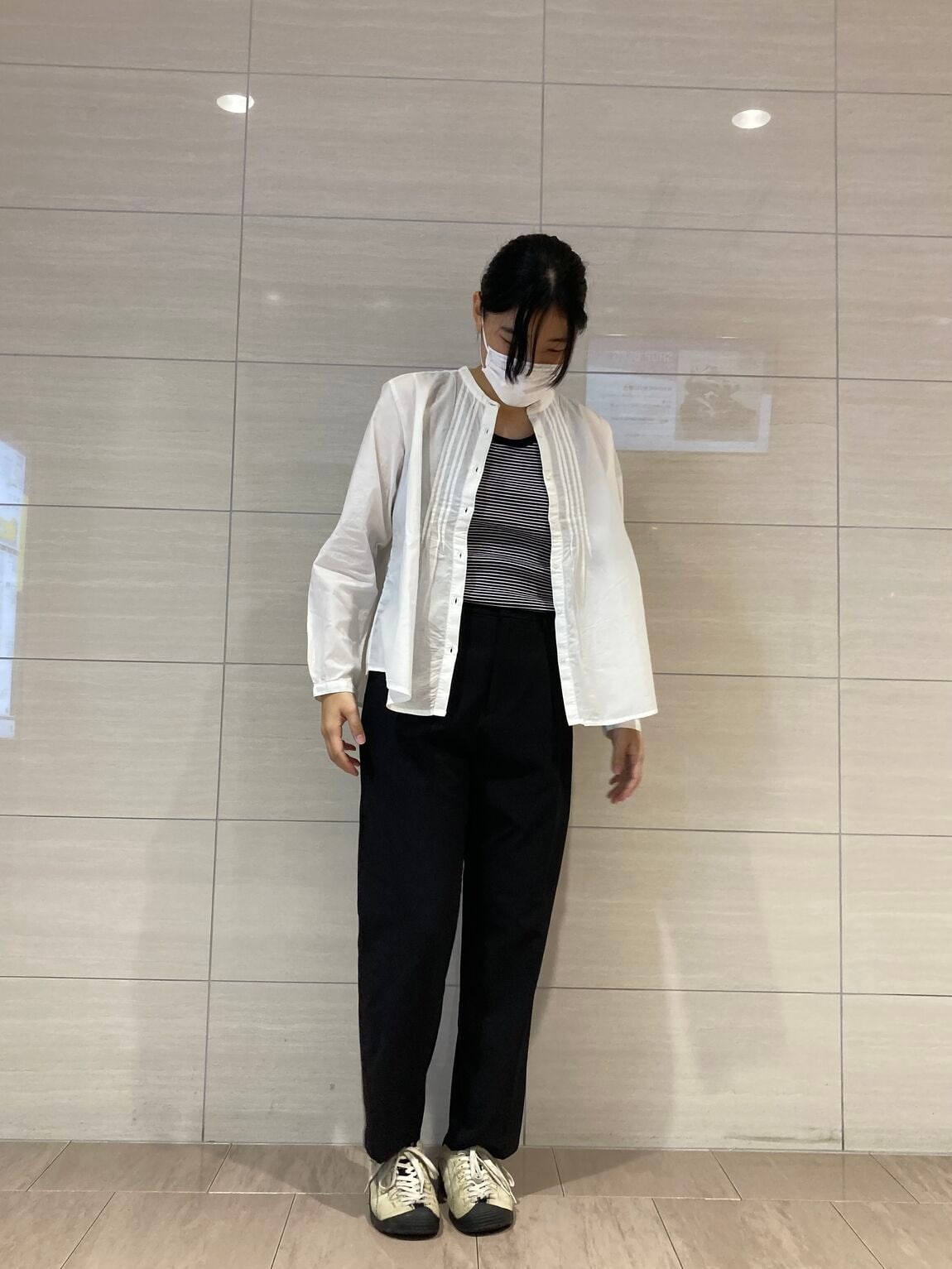 白