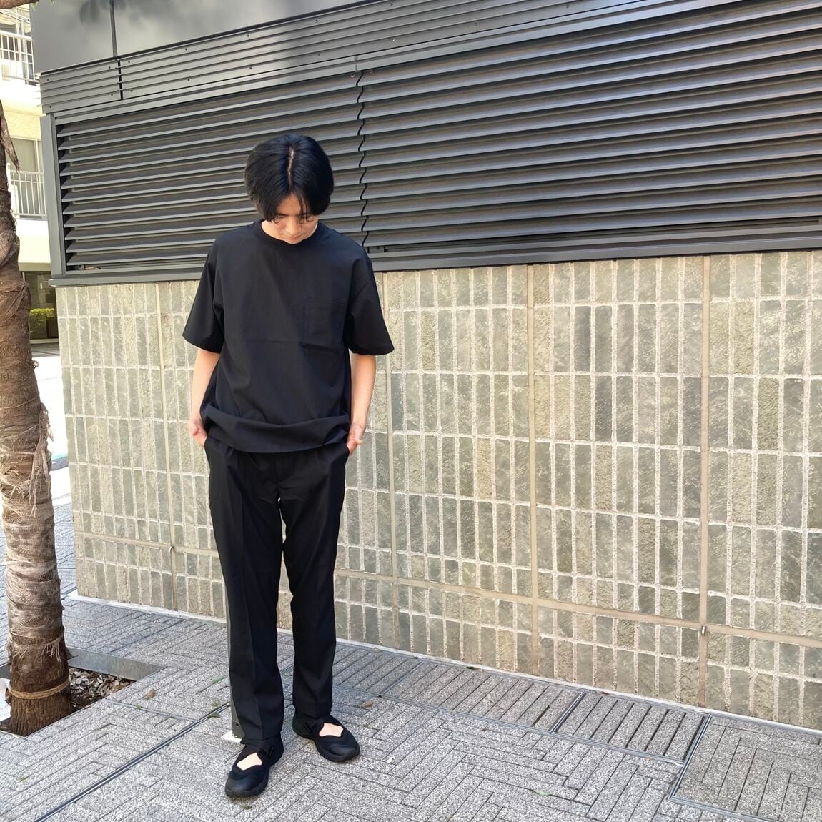【自由が丘】良いね祭　紳士風を通す半袖布帛Tシャツ＆タックテーパードパンツ_C3M758