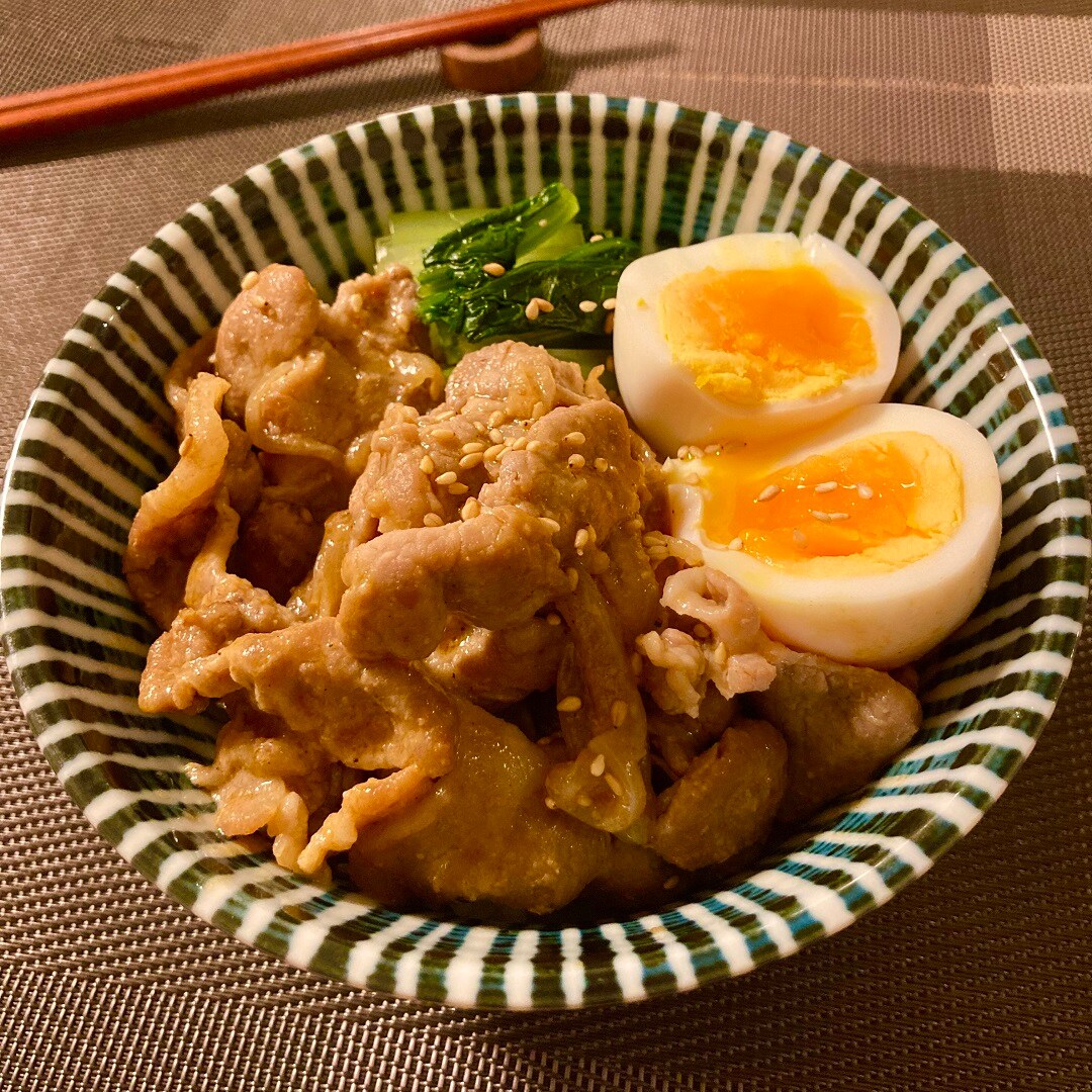 豚丼　盛り付け