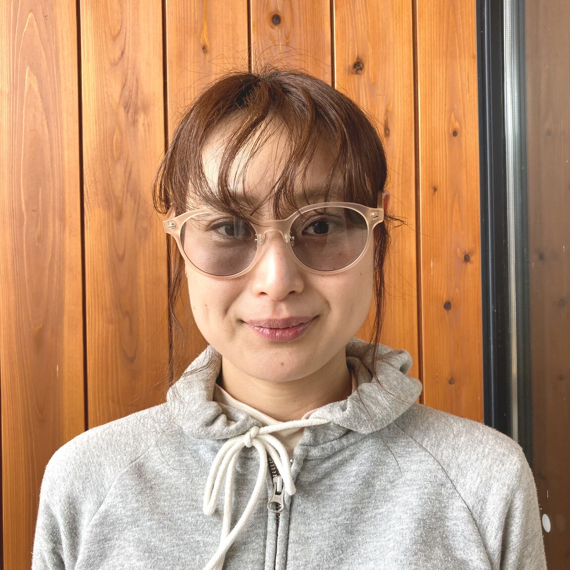 【燕】UV400 ラージボストン型サングラス着用例　正面