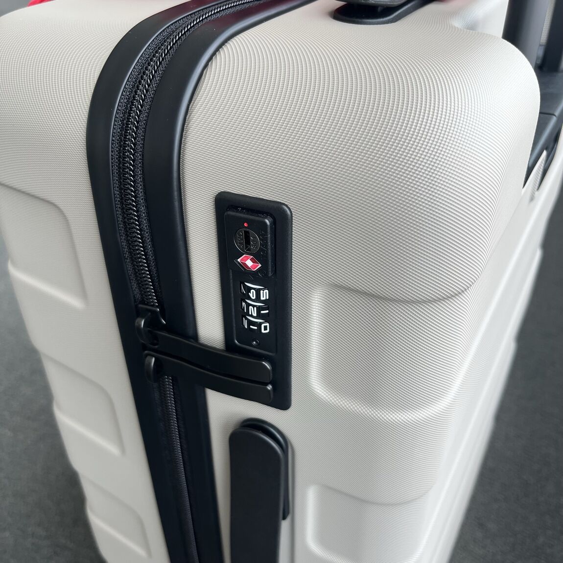 【ヒルズウォーク徳重ガーデンズ】旅行のお供に｜ハードキャリーケース_8W5Vzw
