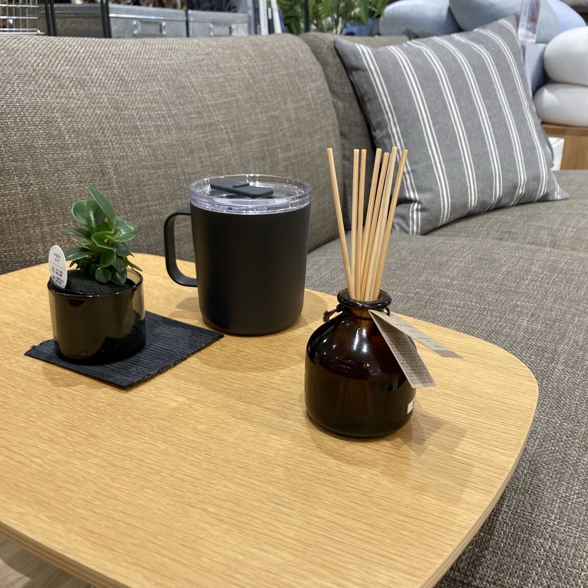 小島sunny様リクエスト品】無印良品 プライウッド アッシュ オーバル ローテ 広島パルコ】愛を語りたいスタッフ