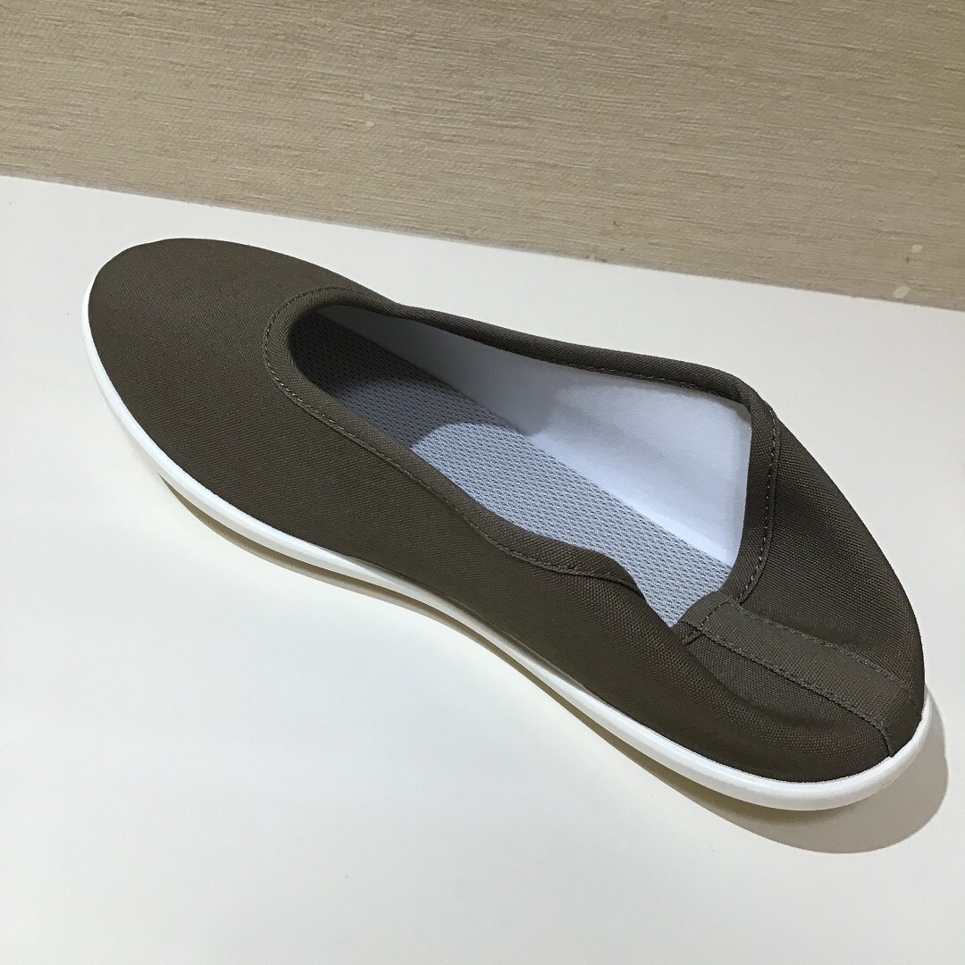 【アピタ静岡】かかとを踏んでもいいんです！
