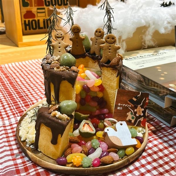 【アリオ加古川】特大バウムを使ってびっくりケーキをつくりました⭐︎