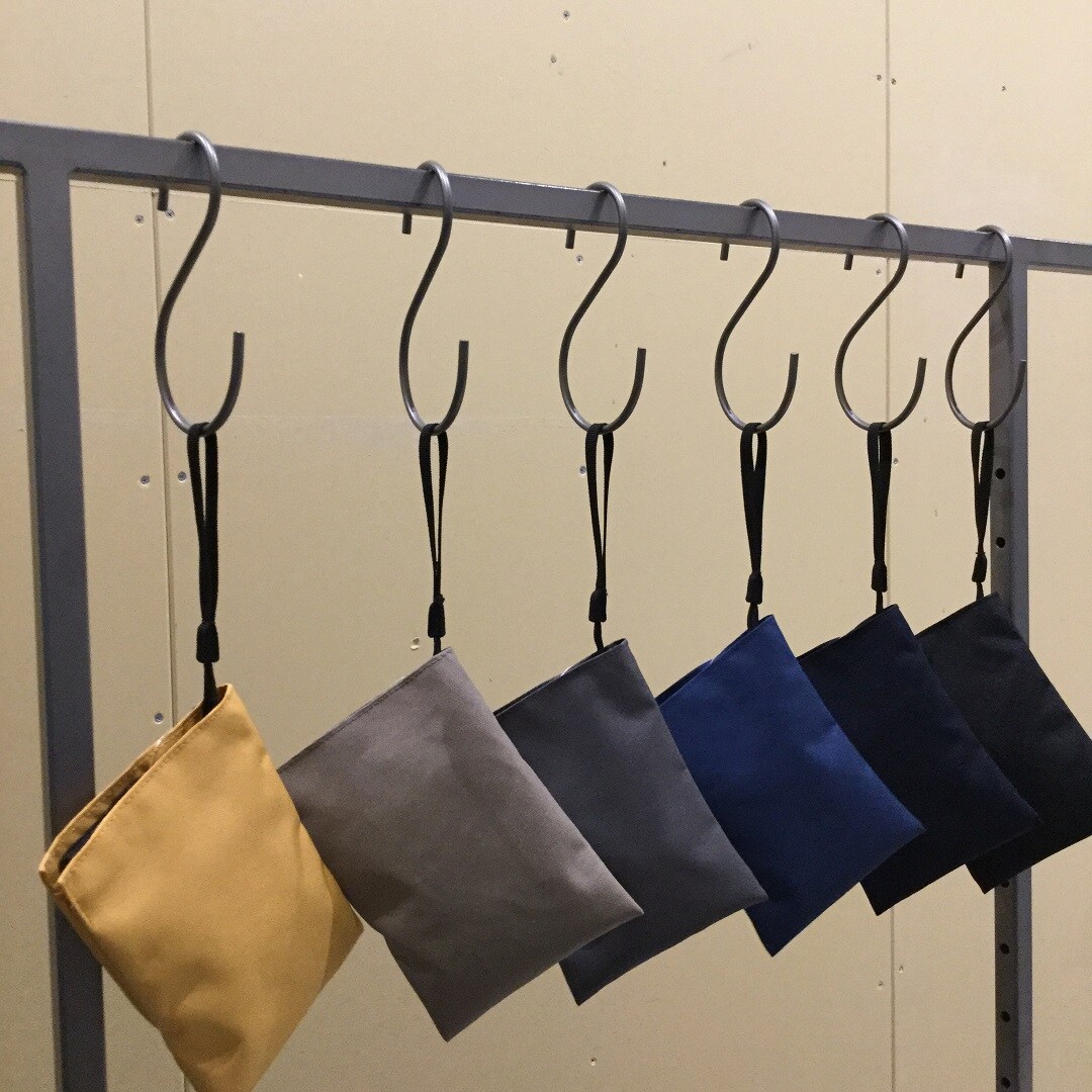 【テラスモール松戸】ミニサコッシュのカラバリ写真