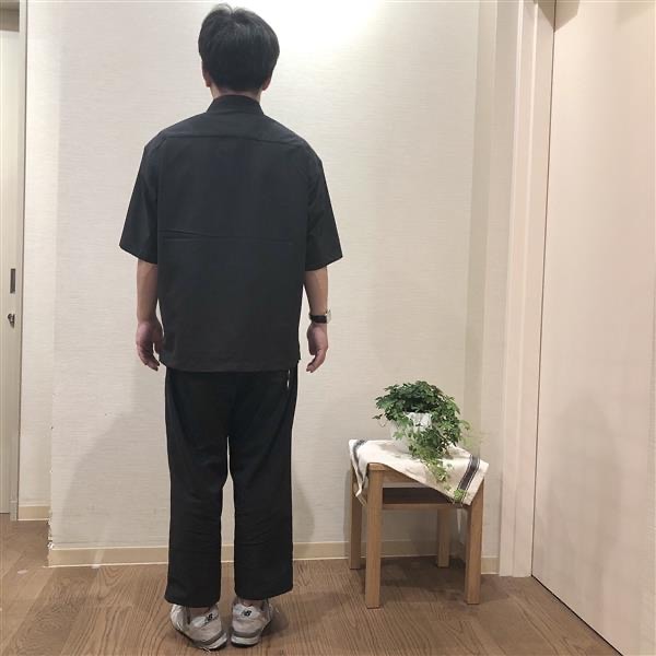 後ろ姿