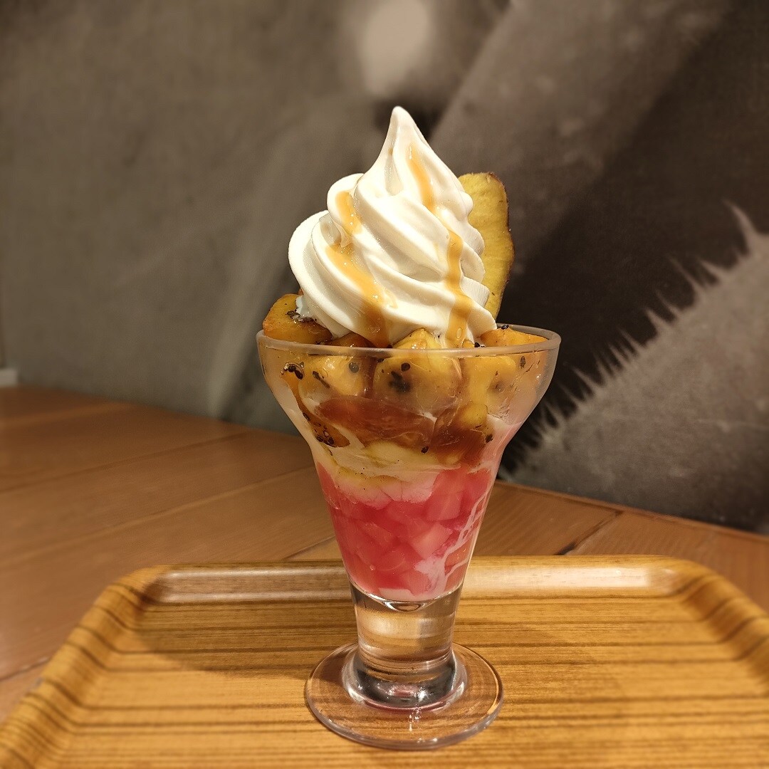 りんごとさつまいものパフェ