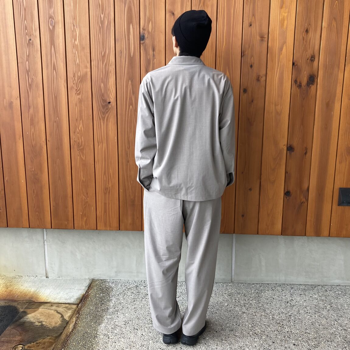 乾きやすいブルゾン後ろ