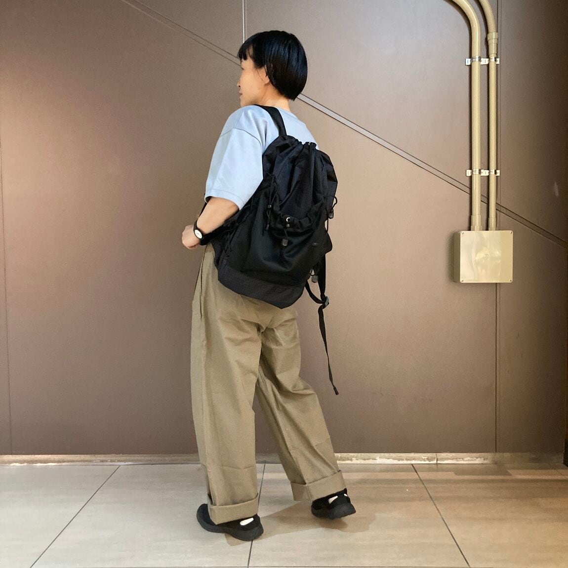 タックストレートパンツ
