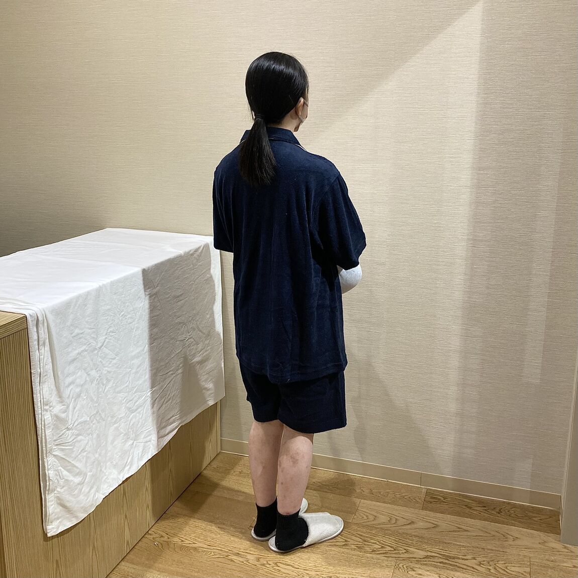 うしろ