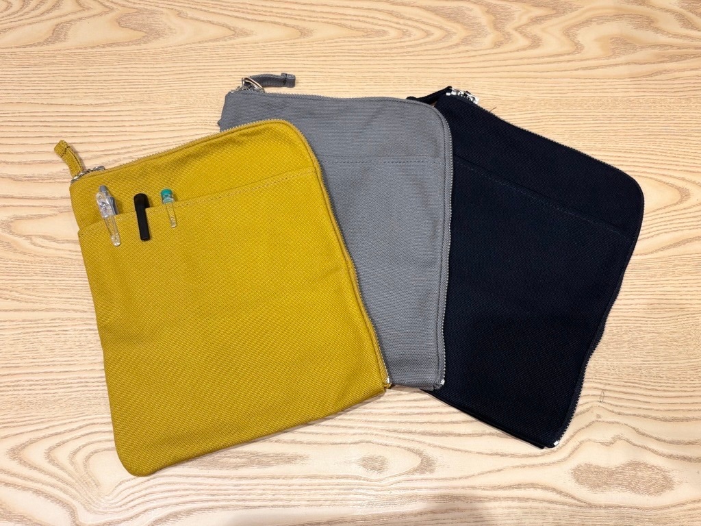 【ヨシヅヤ笠松】長く使えるノートケースが、新しく登場しました。_B0SJZf